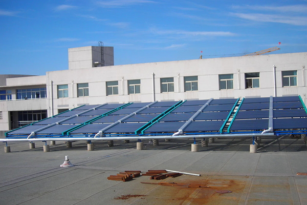 呼和浩特平板免维护太阳能热水器安装